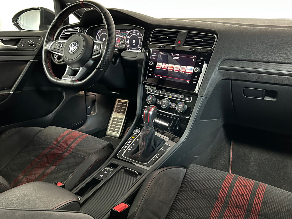 45063118-7.jpg